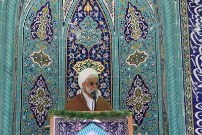 بخشی از بیانات حجه الاسلام و المسلمین حاج آقا امینی در خطبه های نماز جمعه 1اردیبهشت ماه96 حجت الاسلام امینی گفت: بعضی ها دیروز تاکیدشان بر این بود که برجام مانع جنگ شده است و امروز که پاسخی در برابر سوال های مردم ندارند می گویند اگر نامزد مورد نظر و غربگرای آن ها رای نیاورد جنگ روی می دهد و این دروغ و کلک بزرگ است.
امام جمعه نطنز حجه الاسلام والمسلمین حاج آقا امینی :
فقط خائنان و نفوذی ها از دشمن می ترسند/ انتخاب نامزد غربگرا برای جلوگیری از جنگ یک کلک بزرگ است